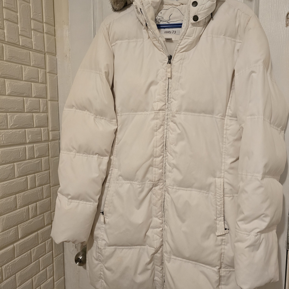 Roots Women's White Puffer Coat